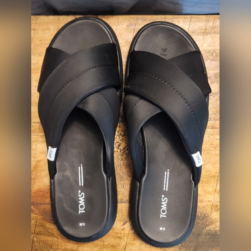 TOMS Mallow Crossover Sandals